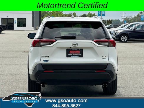 Used 2019 Toyota RAV4 XLE Premium AWD/4WD image 9