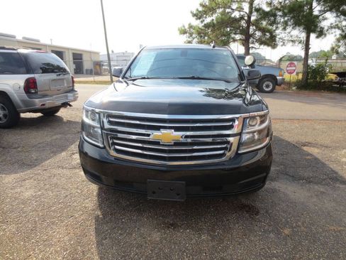 Used 2020 Chevrolet Tahoe 2WD w/ Remote Keyless Entry Package image 3