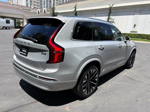 Used 2025 Volvo XC90 B6 Plus AWD/4WD image 8