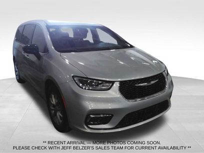 Used 2026 Chrysler Pacifica Limited