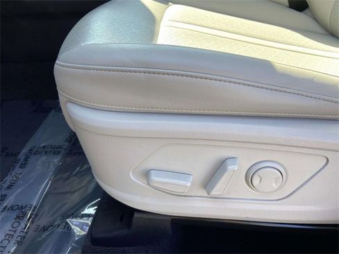 Used 2023 Kia Sorento SX image 13