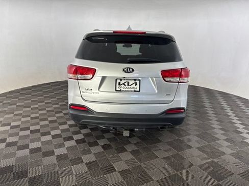 Used 2016 Kia Sorento FWD w/ LX Convenience Package image 8