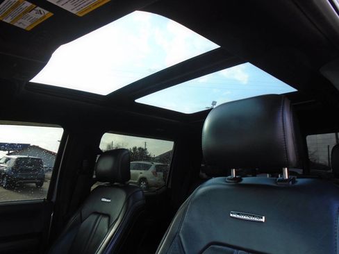 Used 2017 Ford F150 Platinum w/ Equipment Group 701A Luxury image 6