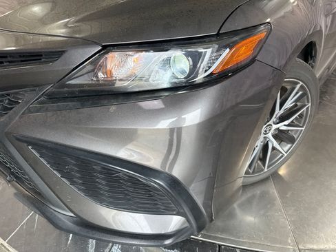 Used 2023 Toyota Camry SE FWD image 6