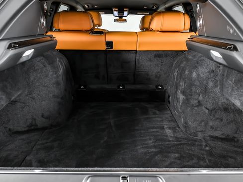 Used 2022 Rolls-Royce Cullinan w/ Dark Exterior Package image 16