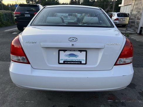 Used 2003 Hyundai Elantra GLS FWD image 4