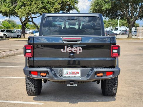 Used 2026 Jeep Gladiator Mojave AWD/4WD image 5