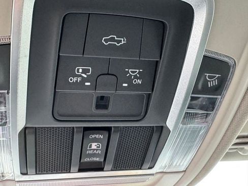 Used 2022 RAM 1500 Laramie AWD/4WD image 51