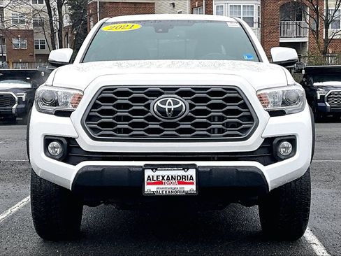 Used 2021 Toyota Tacoma TRD Off-Road image 3