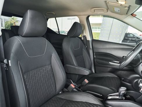 Used 2021 Nissan Kicks S image 23