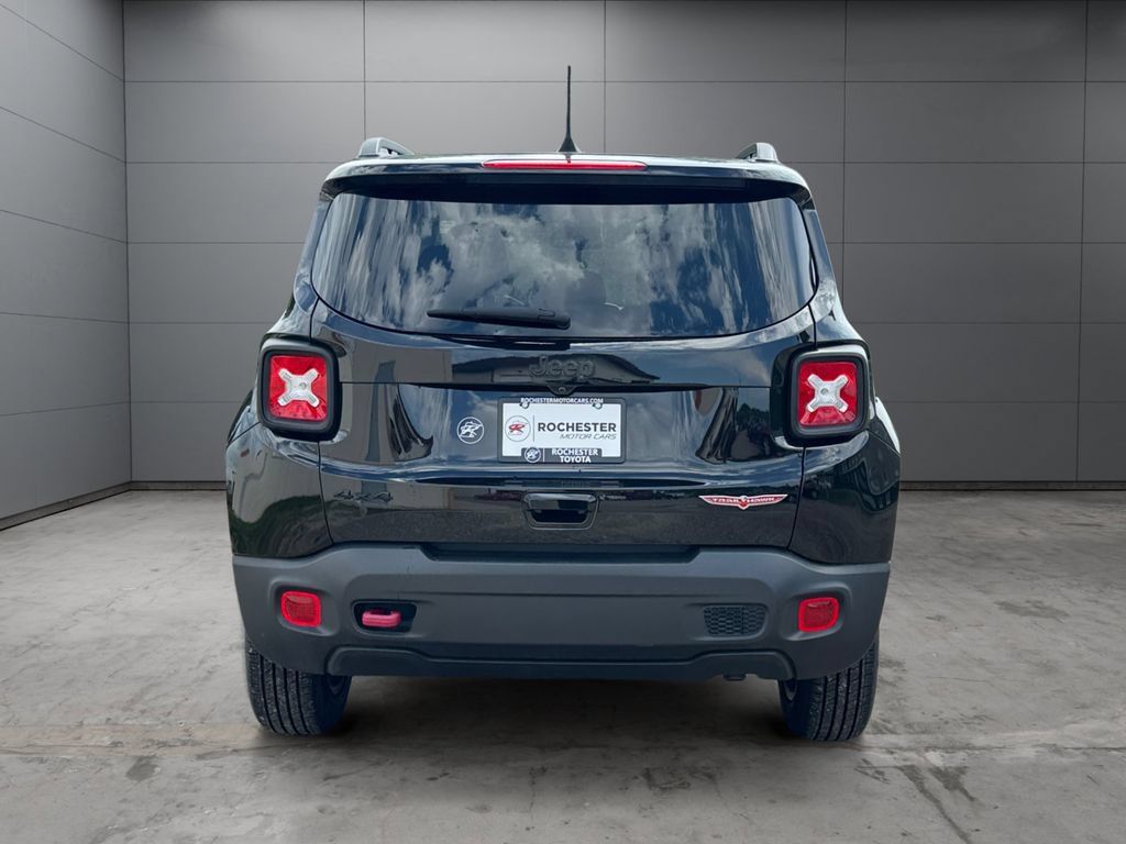 Used 2023 Jeep Renegade Trailhawk AWD/4WD image 4