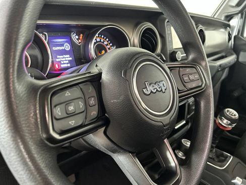 Used 2019 Jeep Wrangler Sport AWD/4WD image 23
