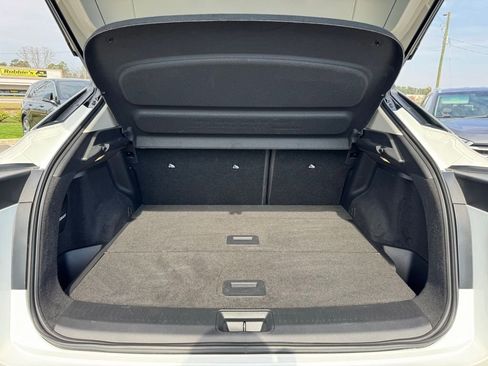 Used 2023 Nissan Ariya FWD image 39