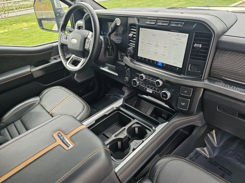 Used 2023 Ford F250 Platinum AWD/4WD image 10