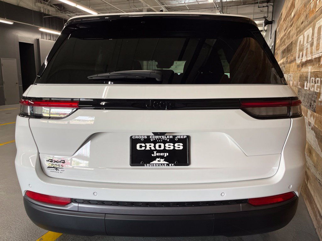 New 2026 Jeep Grand Cherokee Altitude AWD/4WD image 20
