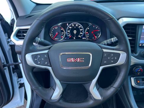 Used 2022 GMC Acadia SLT w/ Technology Package AWD/4WD image 10