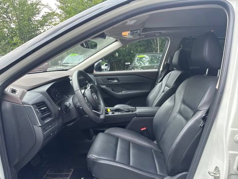 Used 2023 Nissan Rogue SV w/ SV Premium Package AWD/4WD image 10