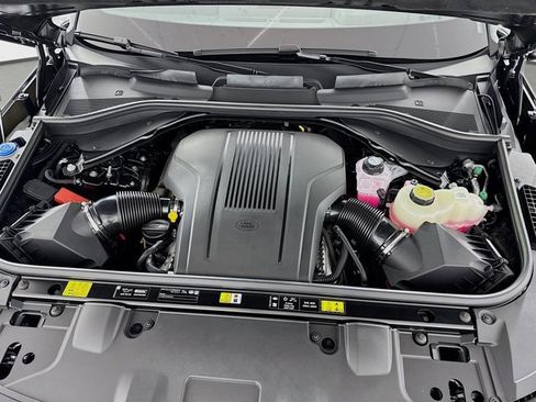 New 2026 Land Rover Range Rover Long Wheelbase SE image 32