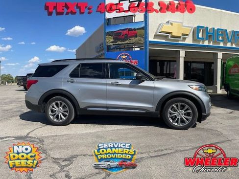 Used 2020 Ford Explorer XLT w/ Equipment Group 202A RWD image 2