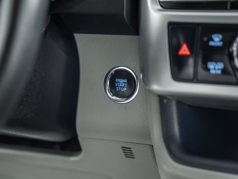 Used 2019 Toyota Highlander XLE w/ Protection Package #3 image 22