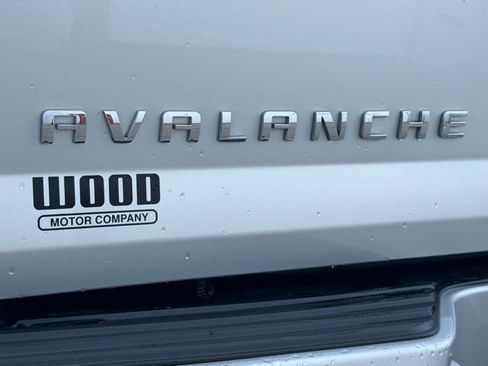 Used 2013 Chevrolet Avalanche LTZ image 40