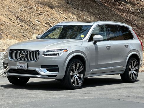 Certified 2024 Volvo XC90 T8 Ultimate w/ Lounge Package AWD/4WD image 9