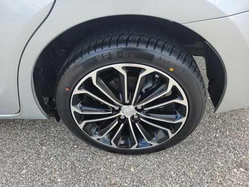 Used 2015 Toyota Corolla S w/ Driver Convenience Package image 9