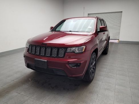 Used 2018 Jeep Grand Cherokee Altitude image 15