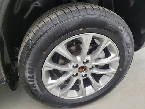Used 2020 Jeep Cherokee Latitude Plus FWD image 31