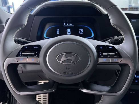 Used 2025 Hyundai Elantra Sport image 16