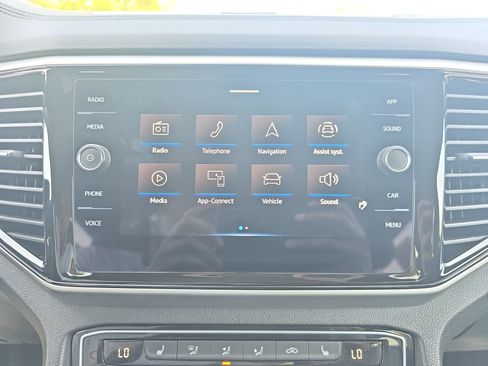 Used 2023 Volkswagen Atlas Cross Sport SE w/ Panoramic Sunroof Package FWD image 21