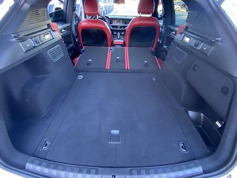 Used 2022 Alfa Romeo Stelvio Veloce image 27