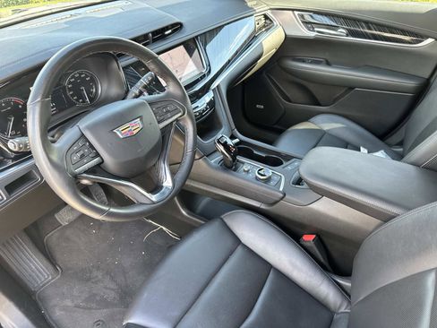 Certified 2025 Cadillac XT6 Premium Luxury image 22