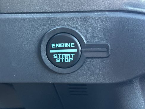 Used 2025 Ford Bronco Badlands image 26