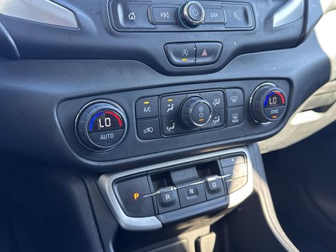 Certified 2023 GMC Terrain SLE w/ Driver Convenience Package image 17