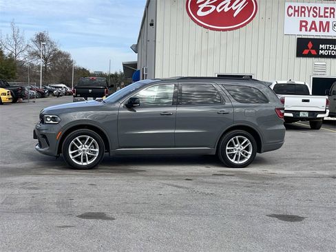 Used 2024 Dodge Durango GT image 2