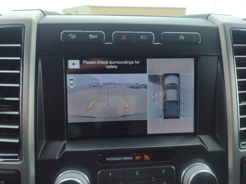 Used 2019 Ford F150 Platinum w/ Equipment Group 701A Luxury image 17