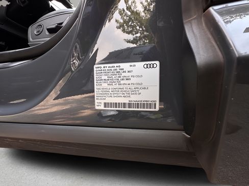 Used 2024 Audi Q8 e-tron Premium AWD/4WD image 26