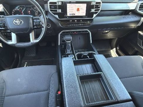 Used 2022 Toyota Tundra SR5 w/ SR5 Convenience Package AWD/4WD image 26