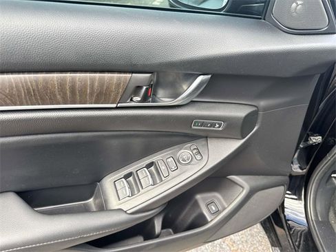 Used 2022 Honda Accord EX-L image 24