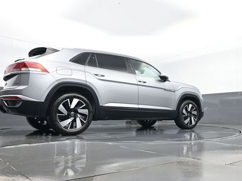 Used 2024 Volkswagen Atlas Cross Sport SE AWD/4WD image 25
