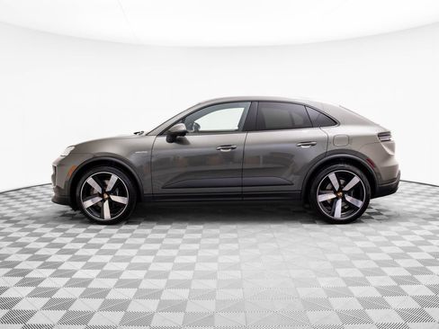 New 2025 Porsche Macan 4S Electric image 2