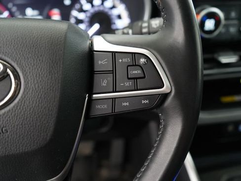 Used 2023 Toyota Highlander XSE image 19