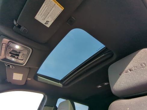 Used 2024 GMC Sierra 2500 AT4 w/ AT4 Premium Plus Package image 6