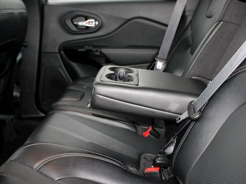 Used 2023 Jeep Cherokee Altitude Lux image 25