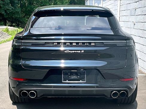 Certified 2024 Porsche Cayenne S AWD/4WD image 9