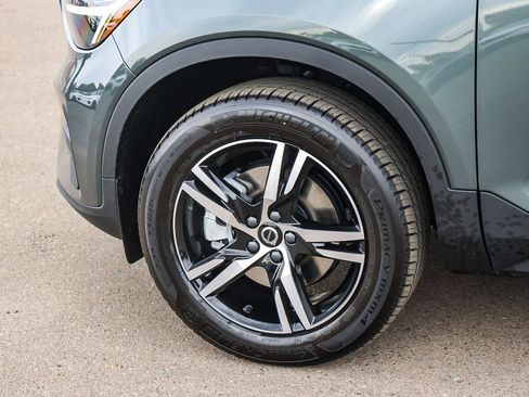 New 2026 Volvo XC40 B5 Core w/ Climate Package AWD/4WD image 9