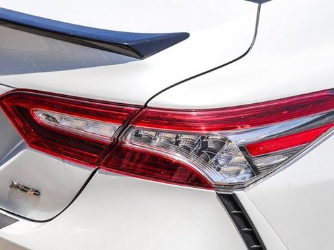 Used 2019 Toyota Camry XSE FWD image 10