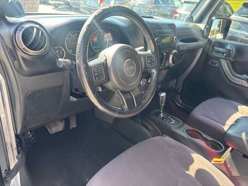 Used 2013 Jeep Wrangler Unlimited Sport AWD/4WD image 12