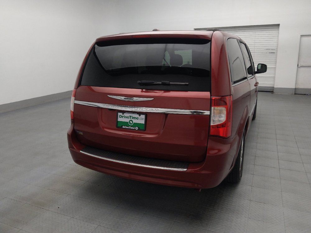 Used 2016 Chrysler Town & Country Touring FWD image 7